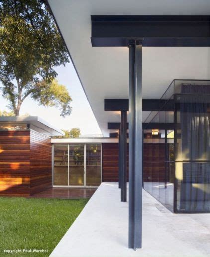 metal columns raleigh downtown house|Steel warms residential design .